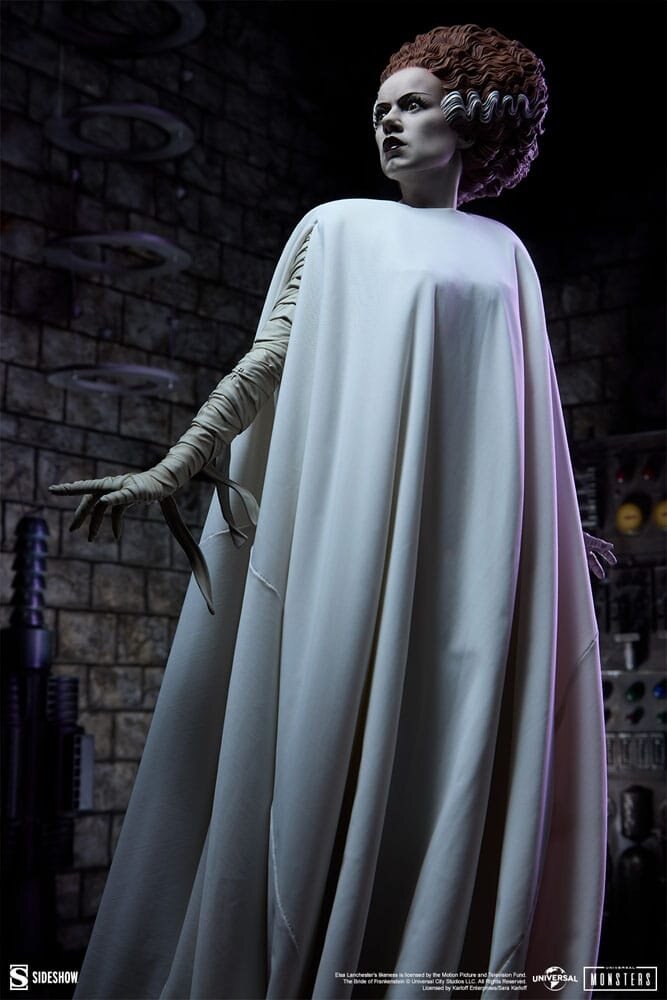 Sideshow Collectibles Bride of Frankenstein Premium Format Statue The Bride (Fabric Costume) 55 cm