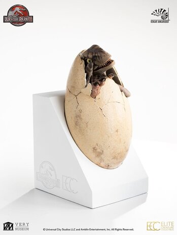 Elite Creature Collectibles Jurassic Park III ECC Elite Creature Line Statue White Queen Hatching Egg 13 cm