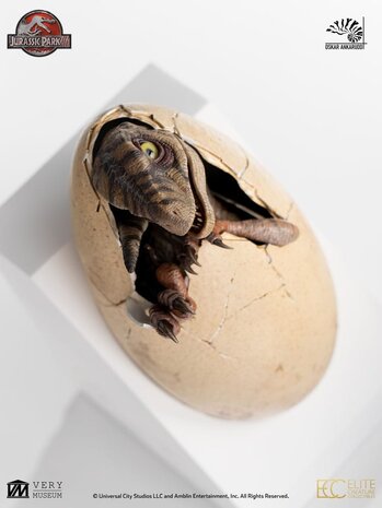 Elite Creature Collectibles Jurassic Park III ECC Elite Creature Line Statue White Queen Hatching Egg 13 cm