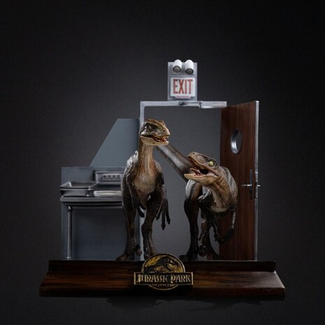 Iron Studios Jurassic Park Art Scale Statue 1/10 Raptors at the Kitchen's Door 28 cm Iron Studios Jurassic Park Art Scale Statue 1/10 Raptors at the Kitchen's Door 28 cm