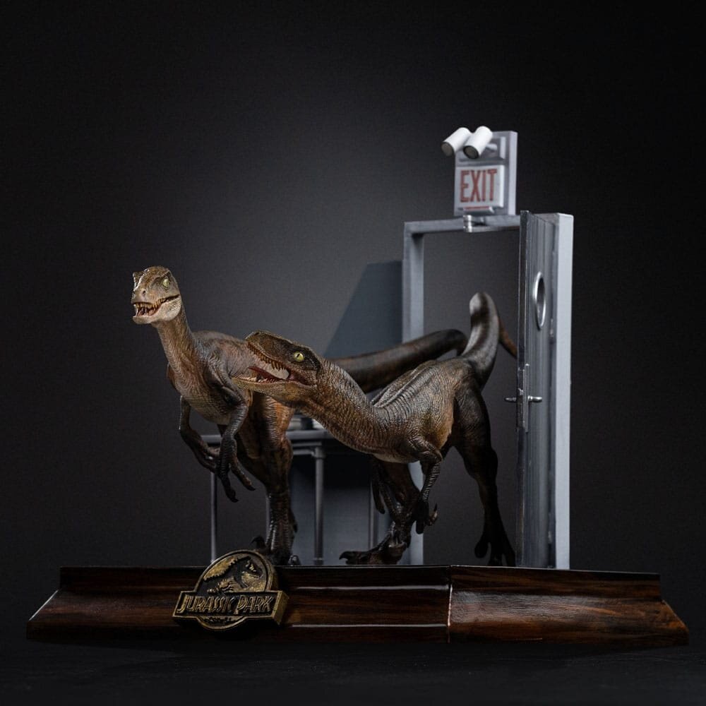Iron Studios Jurassic Park Art Scale Statue 1/10 Raptors at the Kitchen's Door 28 cm Iron Studios Jurassic Park Art Scale Statue 1/10 Raptors at the Kitchen's Door 28 cm