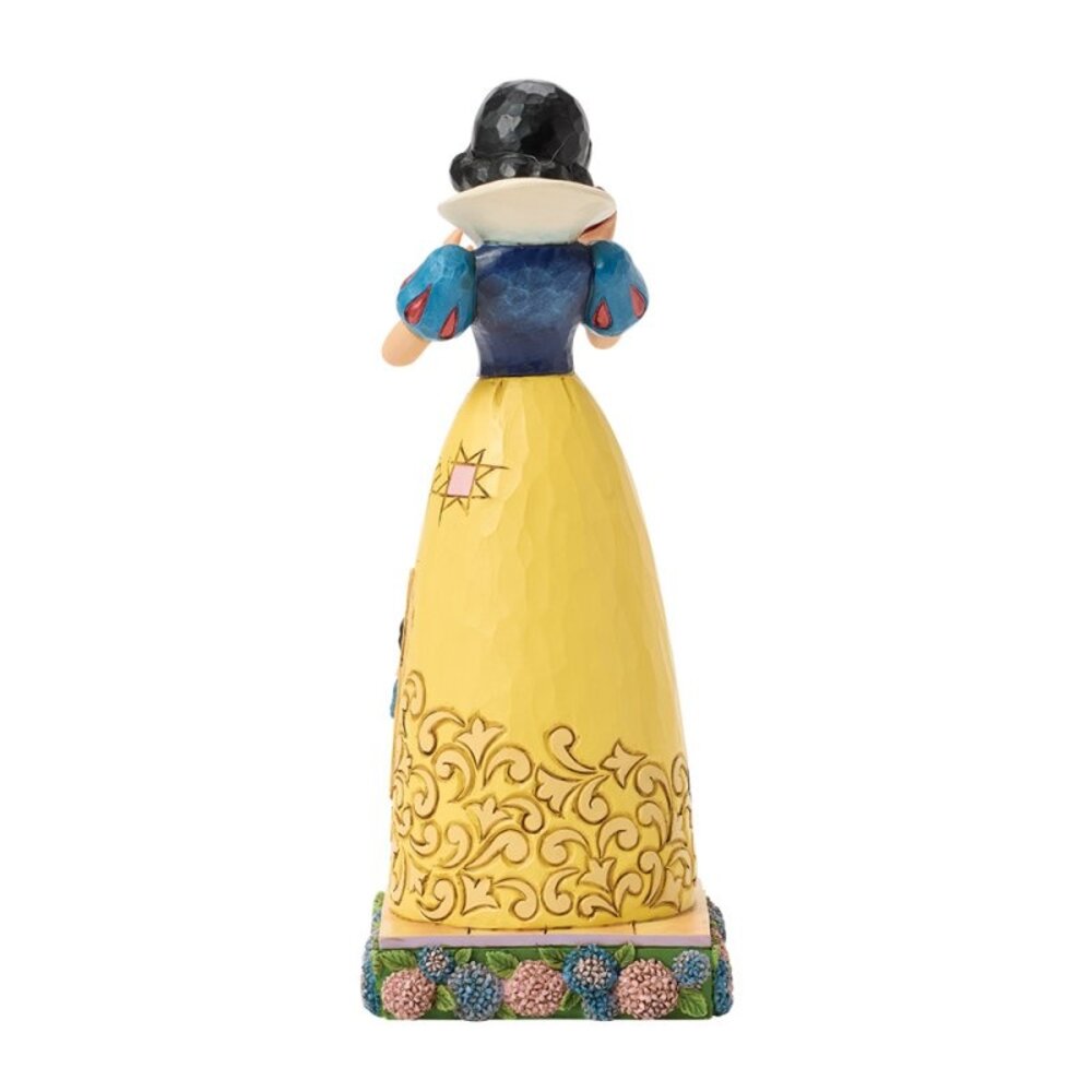 Disney Traditions Snow White A Poisened Promise