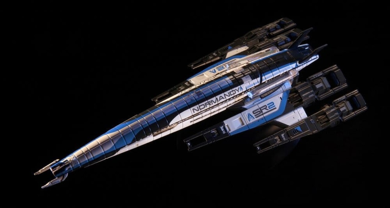 Master Replicas Mass Effect Die-Cast Normandy SR-2 22 cm Master Replicas Mass Effect Die-Cast Normandy SR-2 22 cm