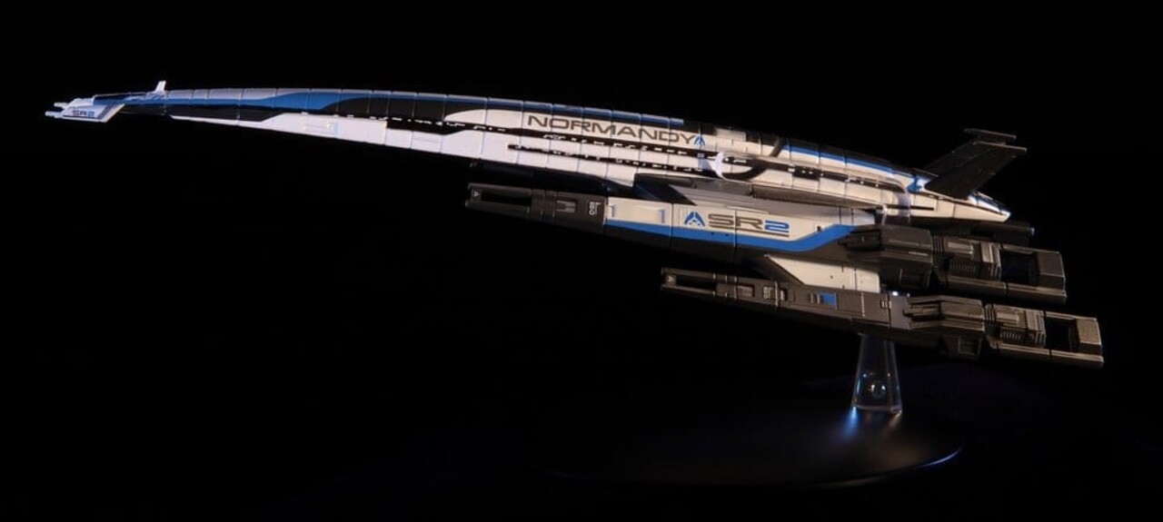 Master Replicas Mass Effect Die-Cast Normandy SR-2 22 cm Master Replicas Mass Effect Die-Cast Normandy SR-2 22 cm