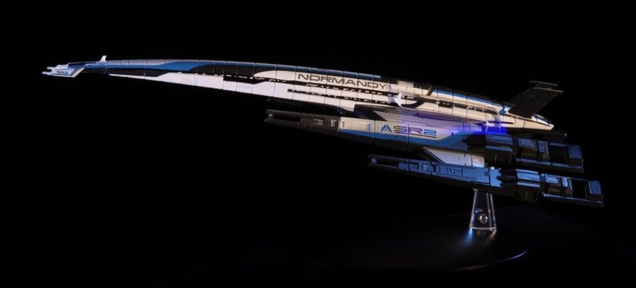 Master Replicas Mass Effect Die-Cast Normandy SR-2 22 cm Master Replicas Mass Effect Die-Cast Normandy SR-2 22 cm