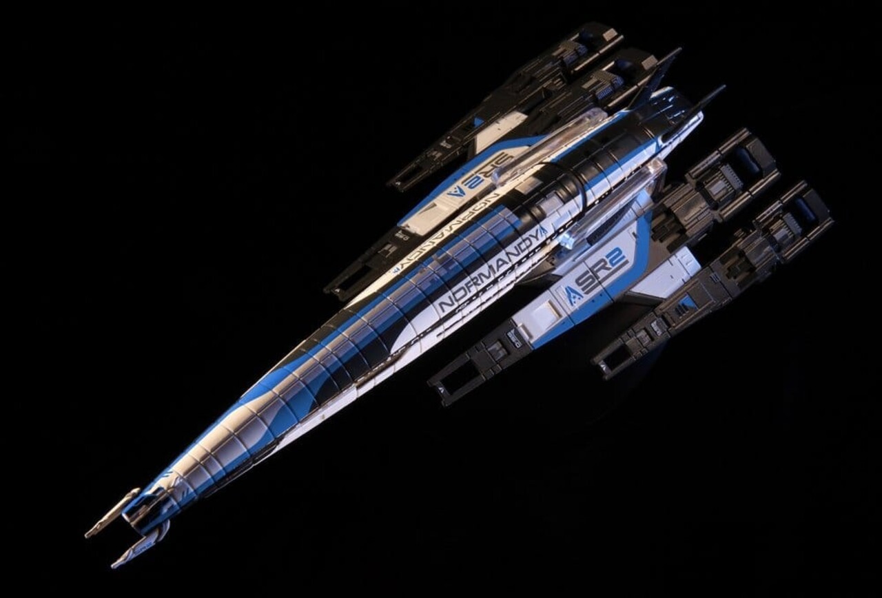 Master Replicas Mass Effect Die-Cast Normandy SR-2 22 cm Master Replicas Mass Effect Die-Cast Normandy SR-2 22 cm