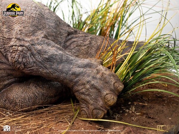Elite Creature Collectibles Jurassic Park Maquette 1/8 Sick Triceratops 96 cm