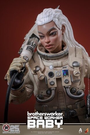 Hot Toys Brothersfree 1/6 Space Worker Baby (Brothersfree 25th Version) 28 cm
