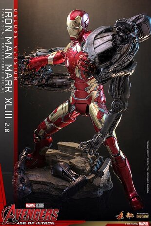 Hot Toys Avengers: Age of Ultron Movie Action Figure 1/6 Iron Man Mark XLIII (2.0) (Deluxe Version) 32 cm
