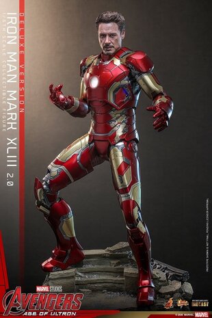 Hot Toys Avengers: Age of Ultron Movie Action Figure 1/6 Iron Man Mark XLIII (2.0) (Deluxe Version) 32 cm