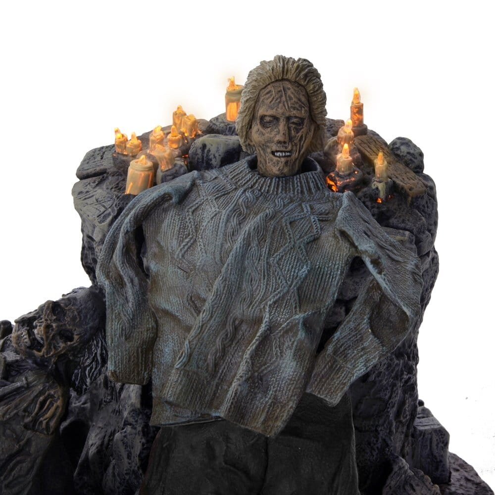 Neca Friday the 13th: The Game Diorama Trenchcoat with Spikes Inferno Room Deluxe Set