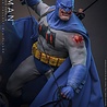 Hot Toys Batman: The Dark Knight Returns Action Figure 1/6 Batman (Battle Damaged Version) 32 cm Hot Toys Batman: The Dark Knight Returns Action Figure 1/6 Batman (Battle Damaged Version) 32 cm