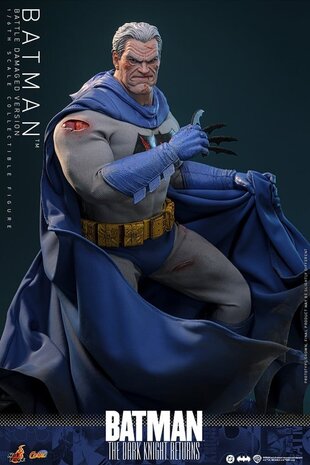 Hot Toys Batman: The Dark Knight Returns Action Figure 1/6 Batman (Battle Damaged Version) 32 cm Hot Toys Batman: The Dark Knight Returns Action Figure 1/6 Batman (Battle Damaged Version) 32 cm