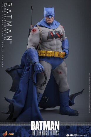 Hot Toys Batman: The Dark Knight Returns Action Figure 1/6 Batman (Battle Damaged Version) 32 cm Hot Toys Batman: The Dark Knight Returns Action Figure 1/6 Batman (Battle Damaged Version) 32 cm