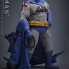 Hot Toys Batman: The Dark Knight Returns Action Figure 1/6 Batman (Battle Damaged Version) 32 cm Hot Toys Batman: The Dark Knight Returns Action Figure 1/6 Batman (Battle Damaged Version) 32 cm