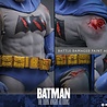 Hot Toys Batman: The Dark Knight Returns Action Figure 1/6 Batman (Battle Damaged Version) 32 cm Hot Toys Batman: The Dark Knight Returns Action Figure 1/6 Batman (Battle Damaged Version) 32 cm