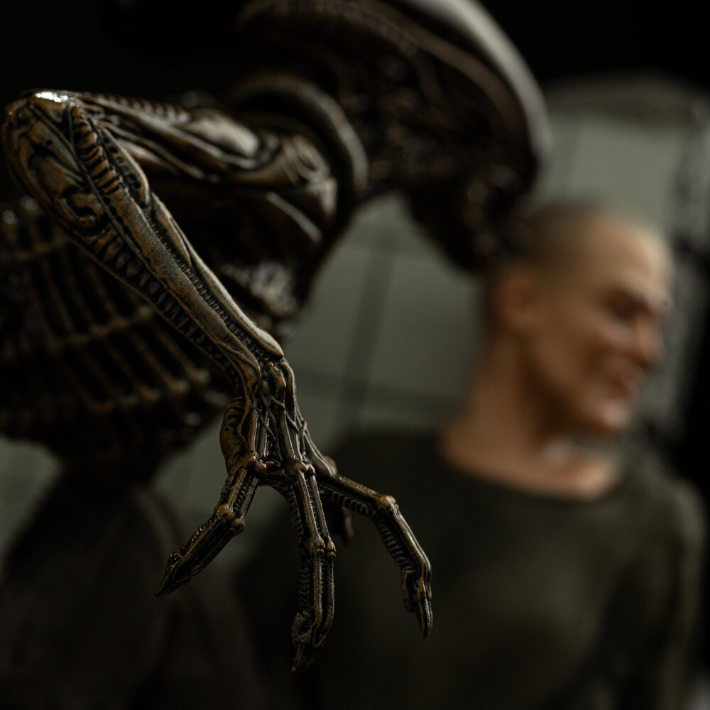 Iron Studios Alien 3 Art Scale Statue 1/10 Ellen Ripley and Dog Alien 23 cm