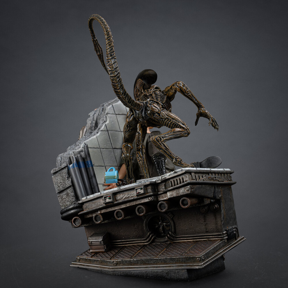 Iron Studios Alien 3 Art Scale Statue 1/10 Ellen Ripley and Dog Alien 23 cm