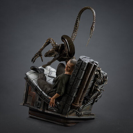 Iron Studios Alien 3 Art Scale Statue 1/10 Ellen Ripley and Dog Alien 23 cm