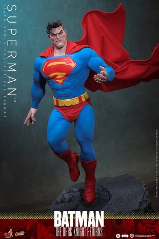 Hot Toys Batman: The Dark Knight Returns Action Figure 1/6 Superman 34 cm