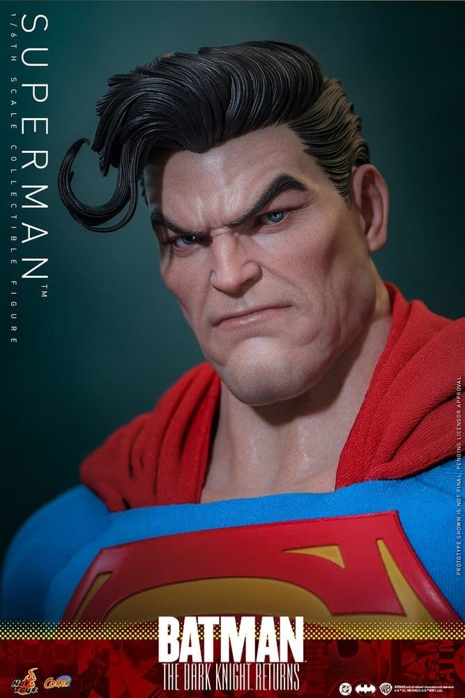 Hot Toys Batman: The Dark Knight Returns Action Figure 1/6 Superman 34 cm