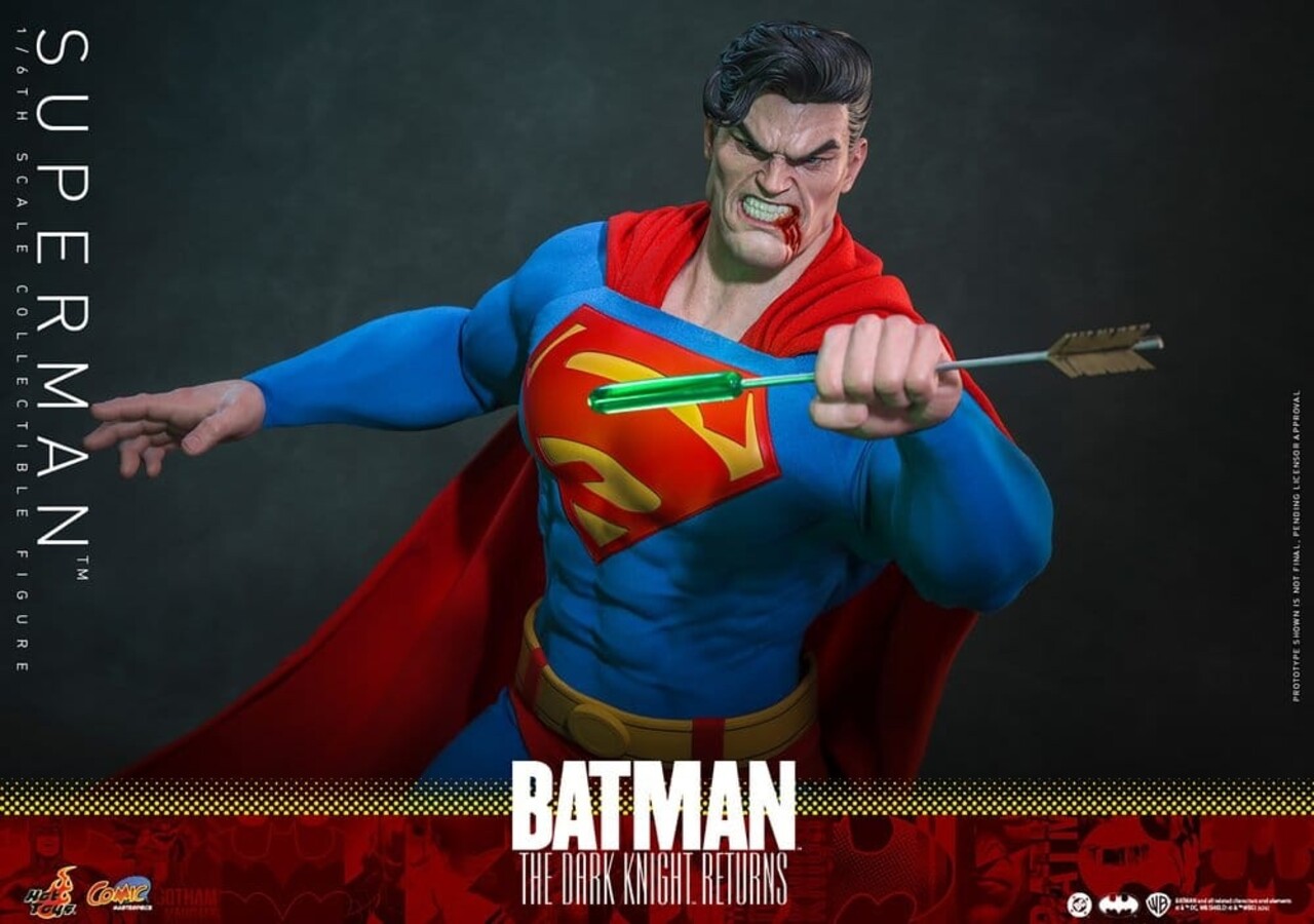 Hot Toys Batman: The Dark Knight Returns Action Figure 1/6 Superman 34 cm