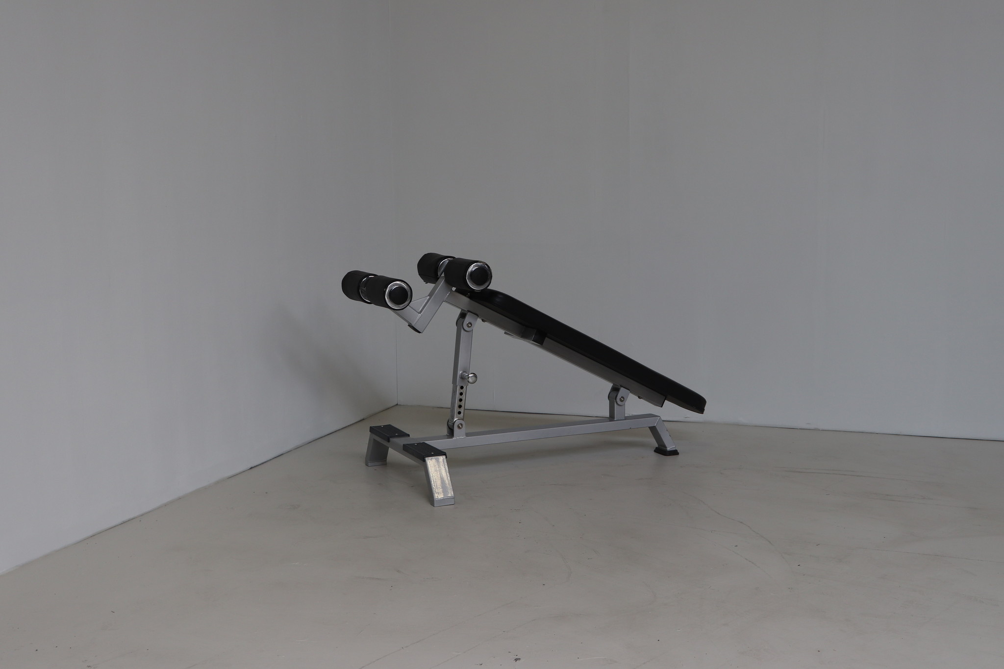 Abdominal bench