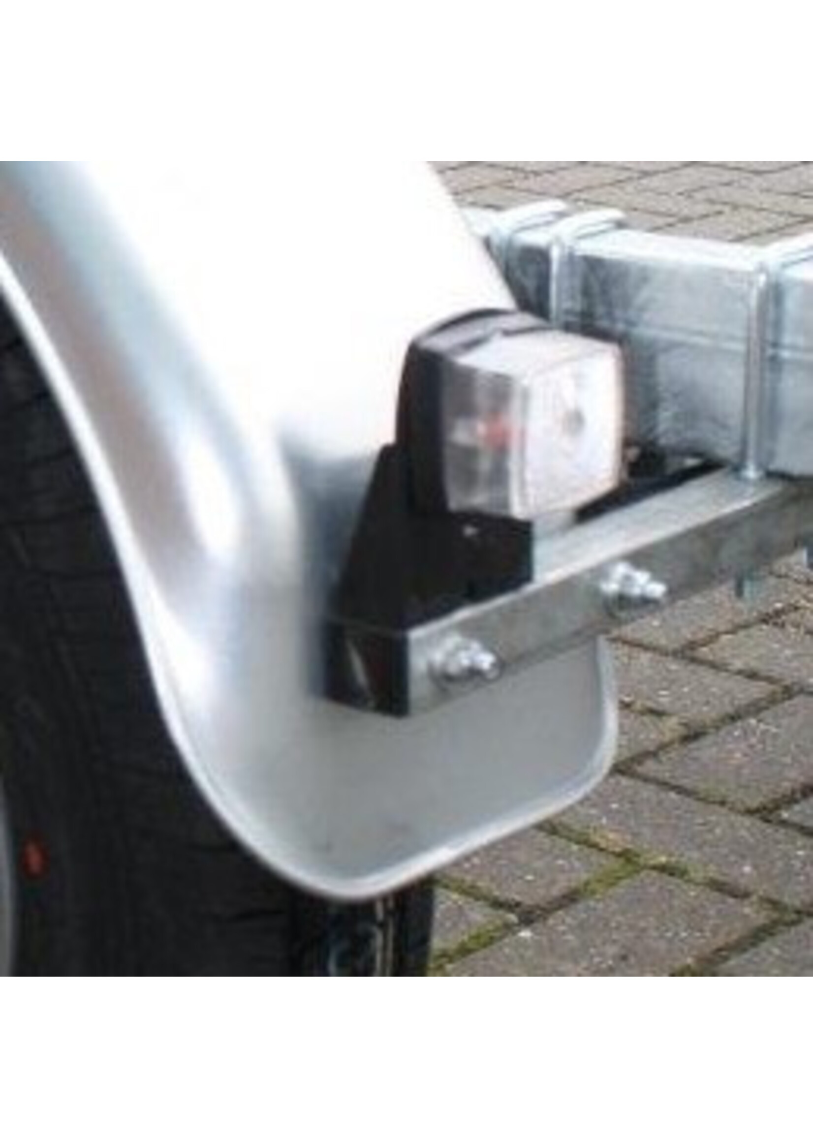 iTrailers Spatbordsteun koker voor geremde trailer