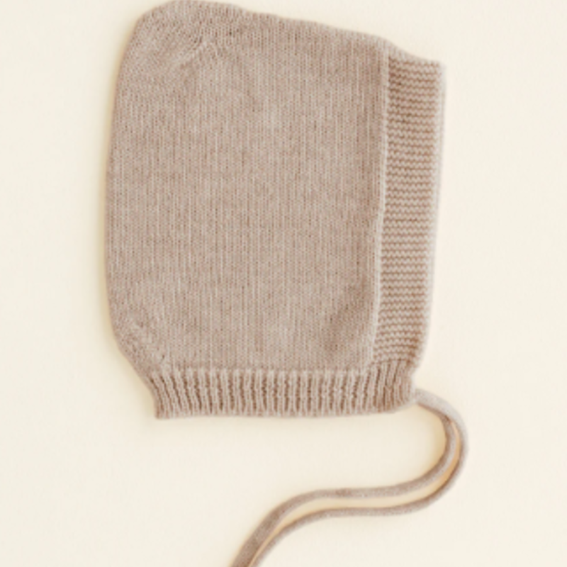 Hvid Pixie Bonnet Isidor sand