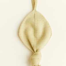 Hvid titi comforter holder light yellow