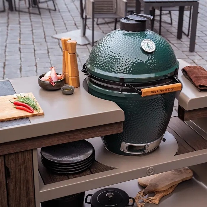 Mit einer Kamado-Workstation heben Sie das Kochen im Freien auf ein neues Niveau!