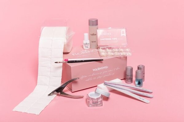 Florence Nails Florence Nails Starterspakket Gel met Promed  UV Led Lamp *niet leverbaar* Florence Nails Florence Nails Starterspakket Gel met Promed  UV Led Lamp *niet leverbaar*