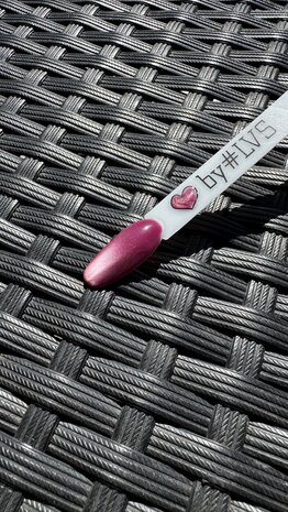 LoveNess LoveNess La Petite Cat Eye  Gel Polish Velvet Wine LP125 7 ml