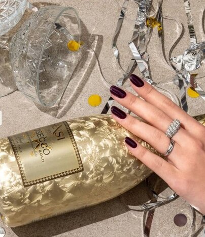 Florence Nails Florence Nails Gelpolish Purple Mess 100.124.378 TPO/HEMA vrij