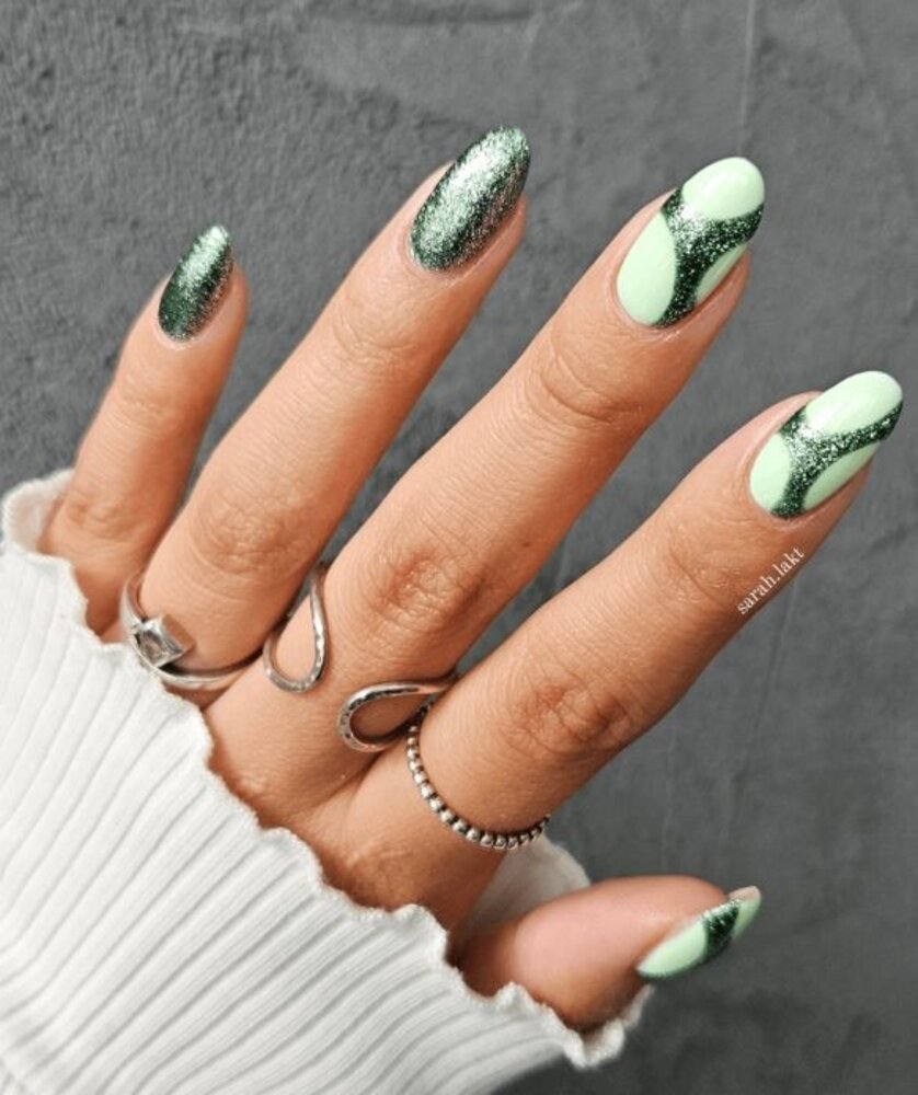 Florence Nails Florence Nails Glitter Gelpolish Platinum Clover 100.123.113-S - TPO/HEMA vrij Florence Nails Florence Nails Glitter Gelpolish Platinum Clover 100.123.113-S - TPO/HEMA vrij