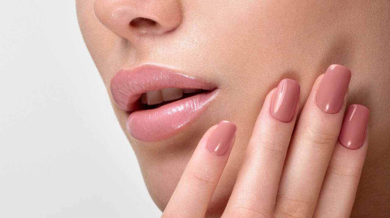 Famous Names Glaze Peptide Lip Treatment - Perfect Pink Vanilla 11,3 g