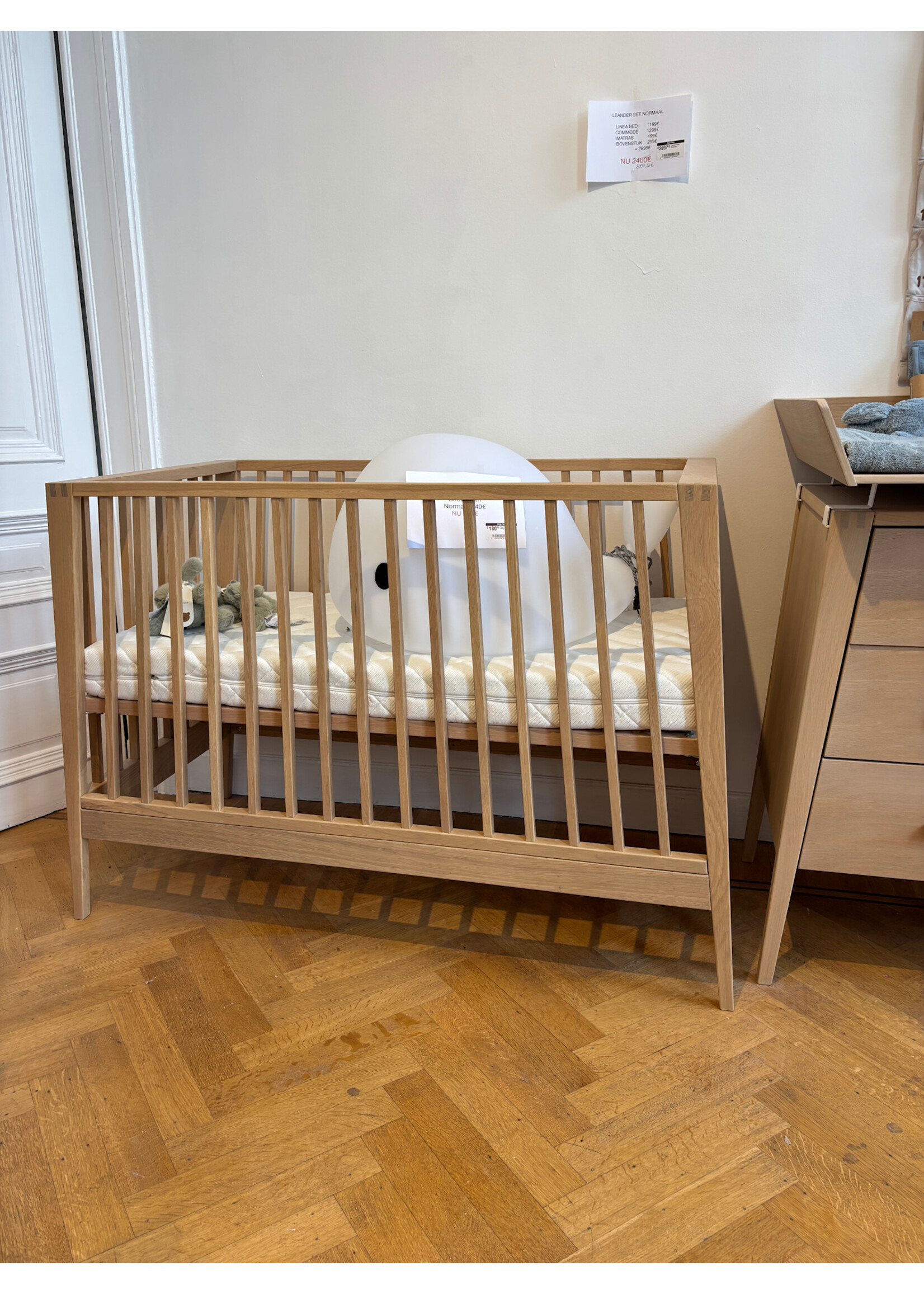 Leander / Set Showroom