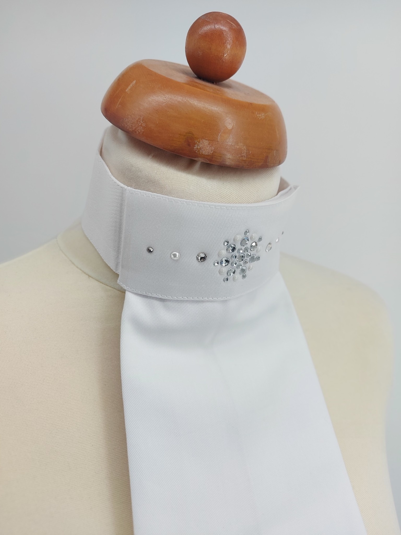 Stock Tie NoConcept 18 Equestrian Style Exclusive Equestrian Brands