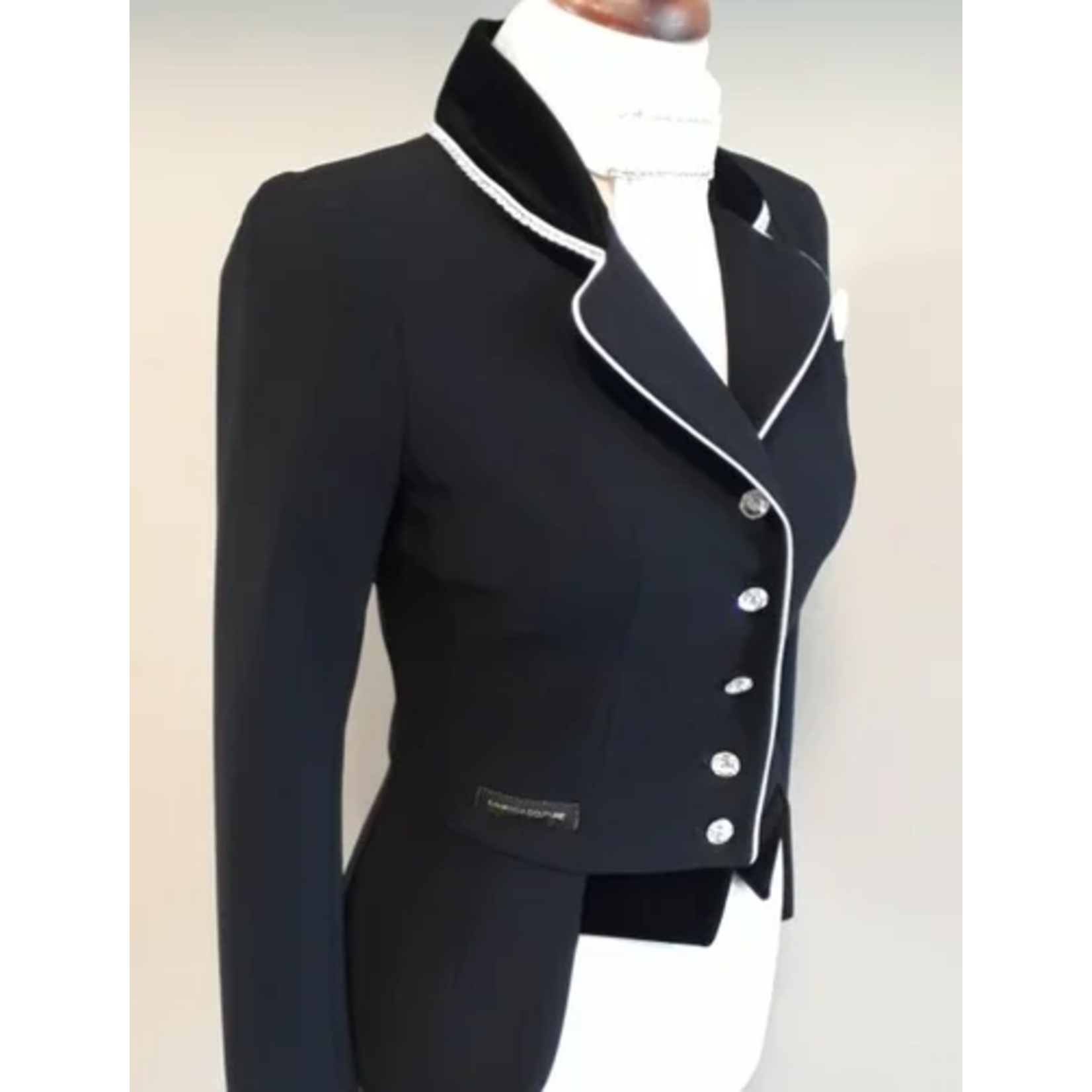 Lamantia Couture Nederland Lamantia Couture verkorte slipjas simpel zwart-wit met pochet