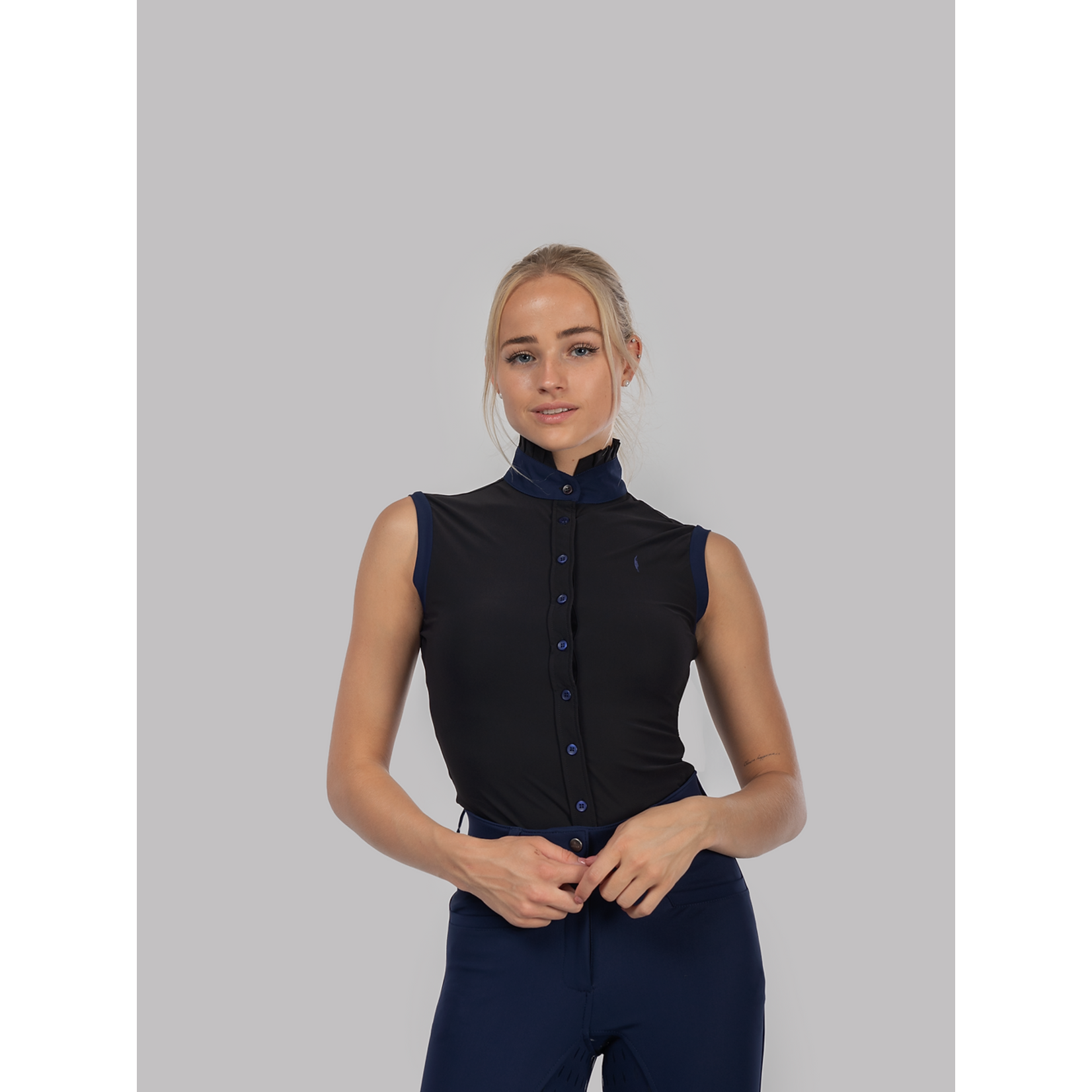 Aviar Aviar sleeveless button ruffle shirt black navy