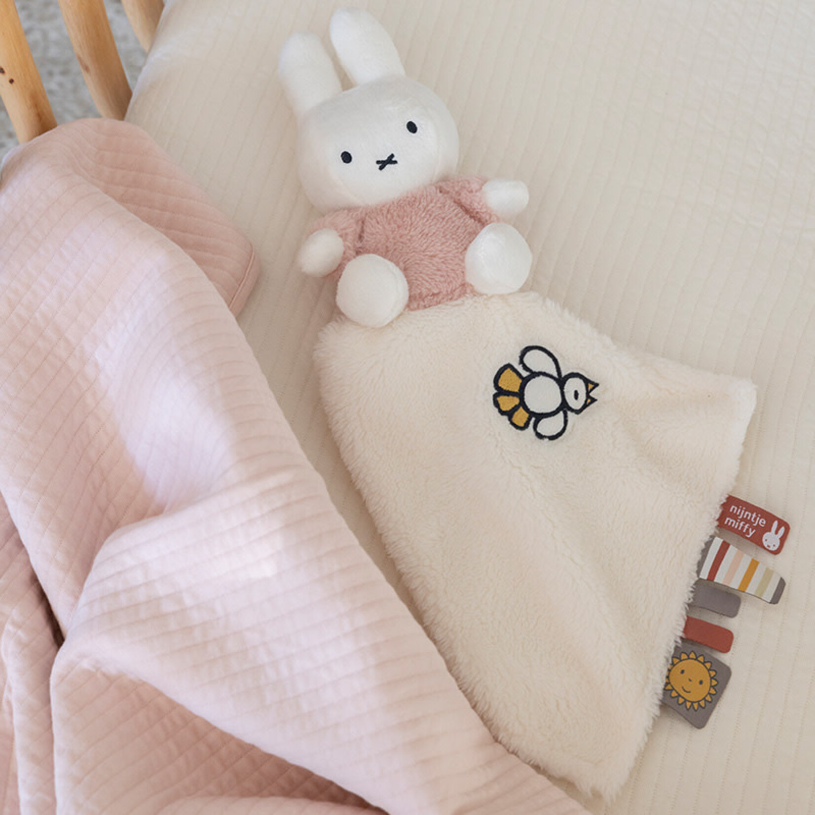 Little Dutch Toys Little Dutch Toys - Nijntje Knuffeldoekje Fluffy pink
