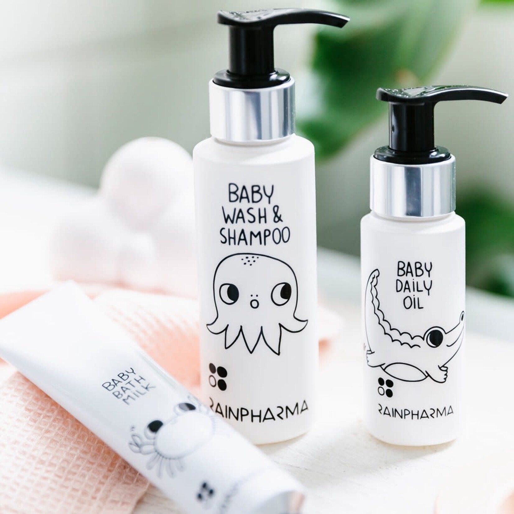 RainPharma RainPharma x Hey Baby Box - Baby kalender - Baby Wash & Shampoo - Badmelk - Baby olie