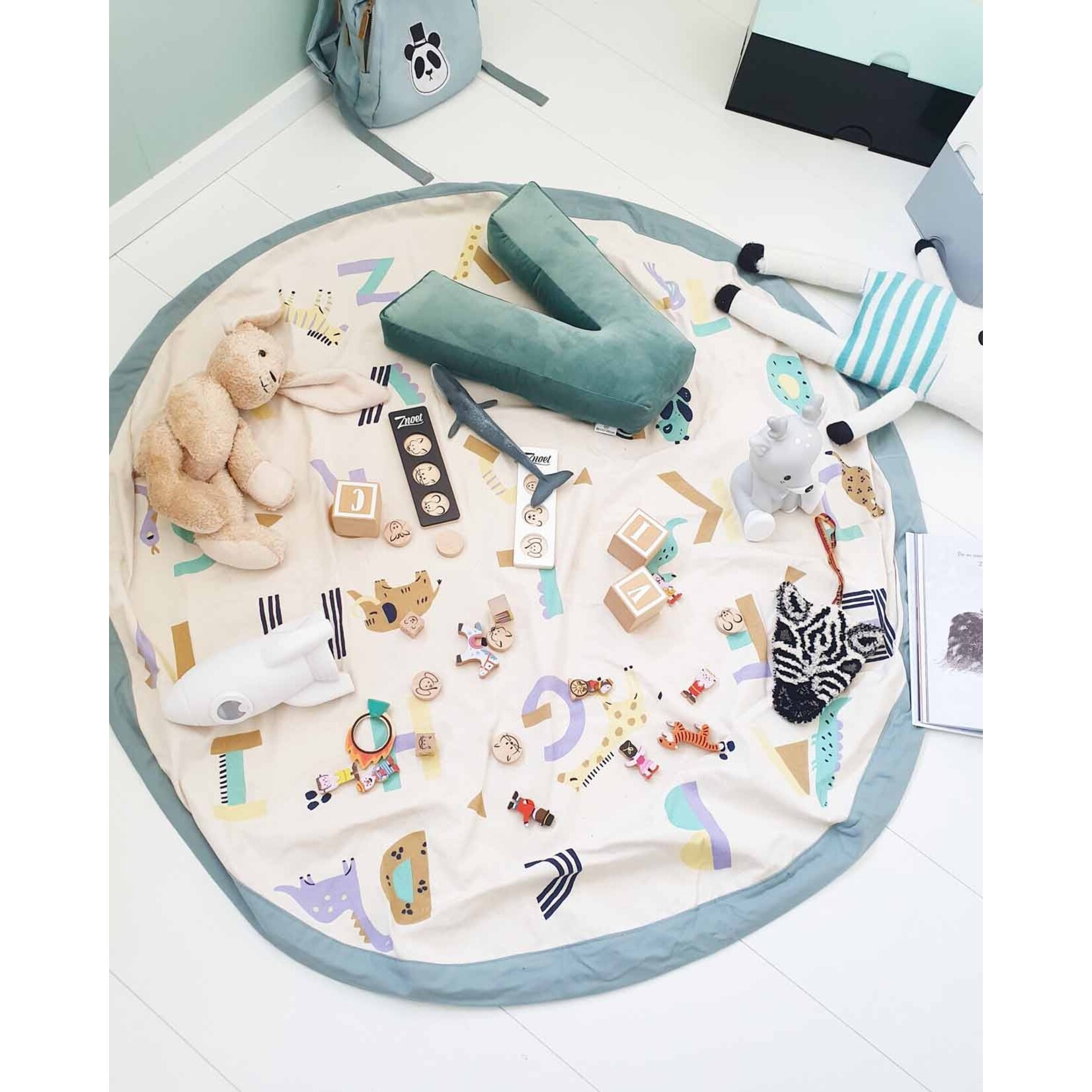 Play & Go Play & Go - Speeltapijt/Opbergzak Animal alphanet - 140 cm