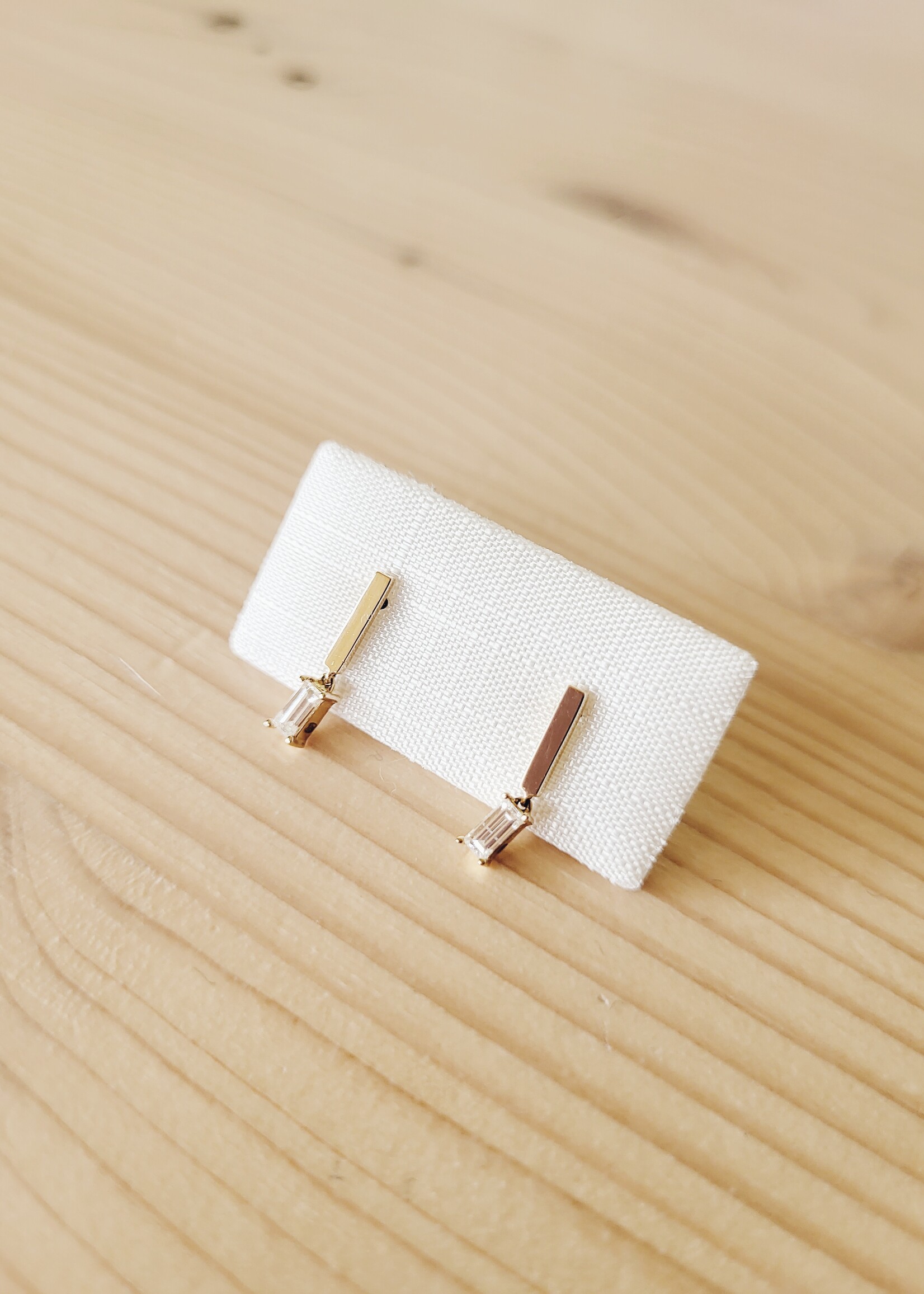 Oorbellen met baguette geslepen diamant