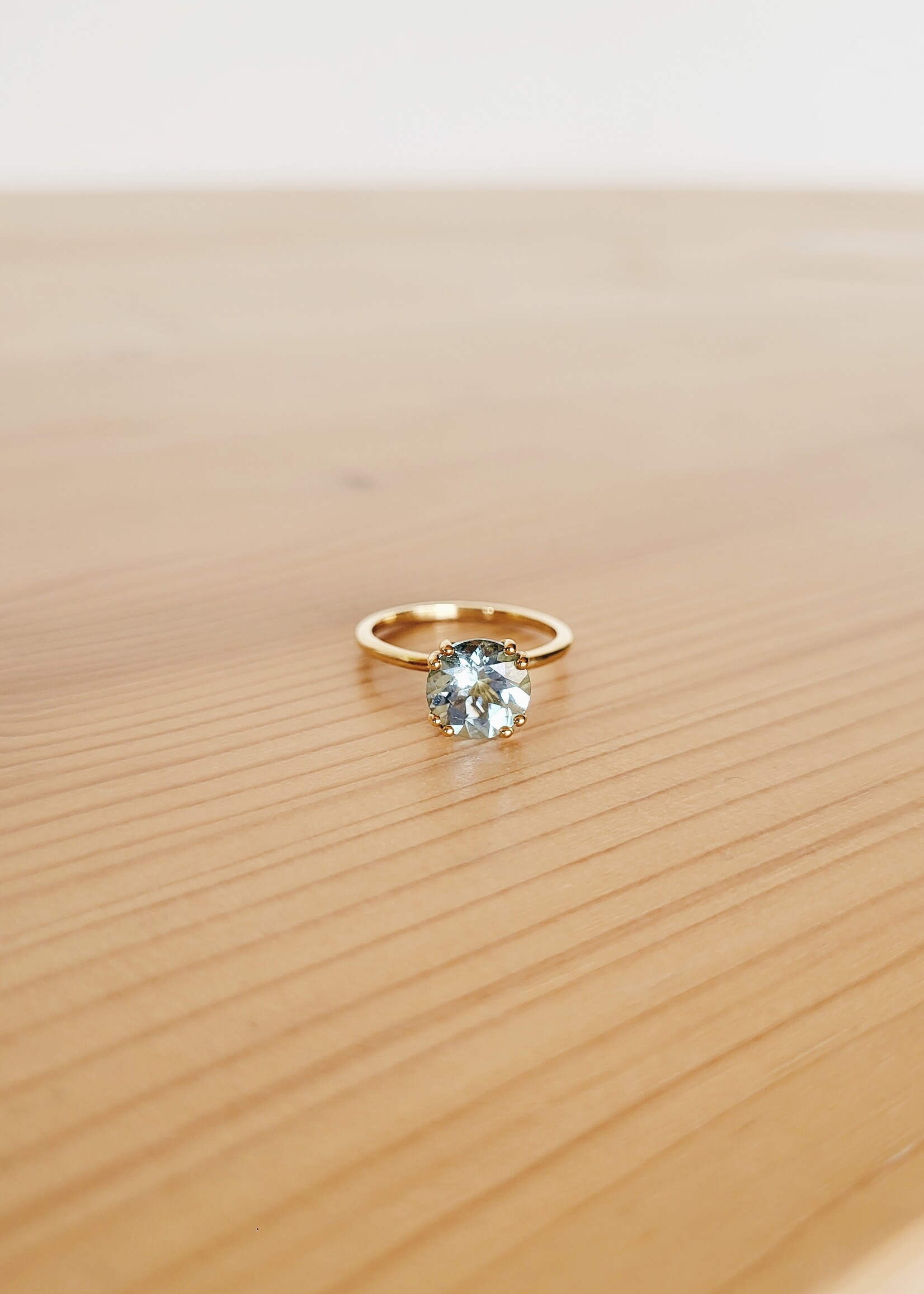 Solitaire ring met aquamarijn