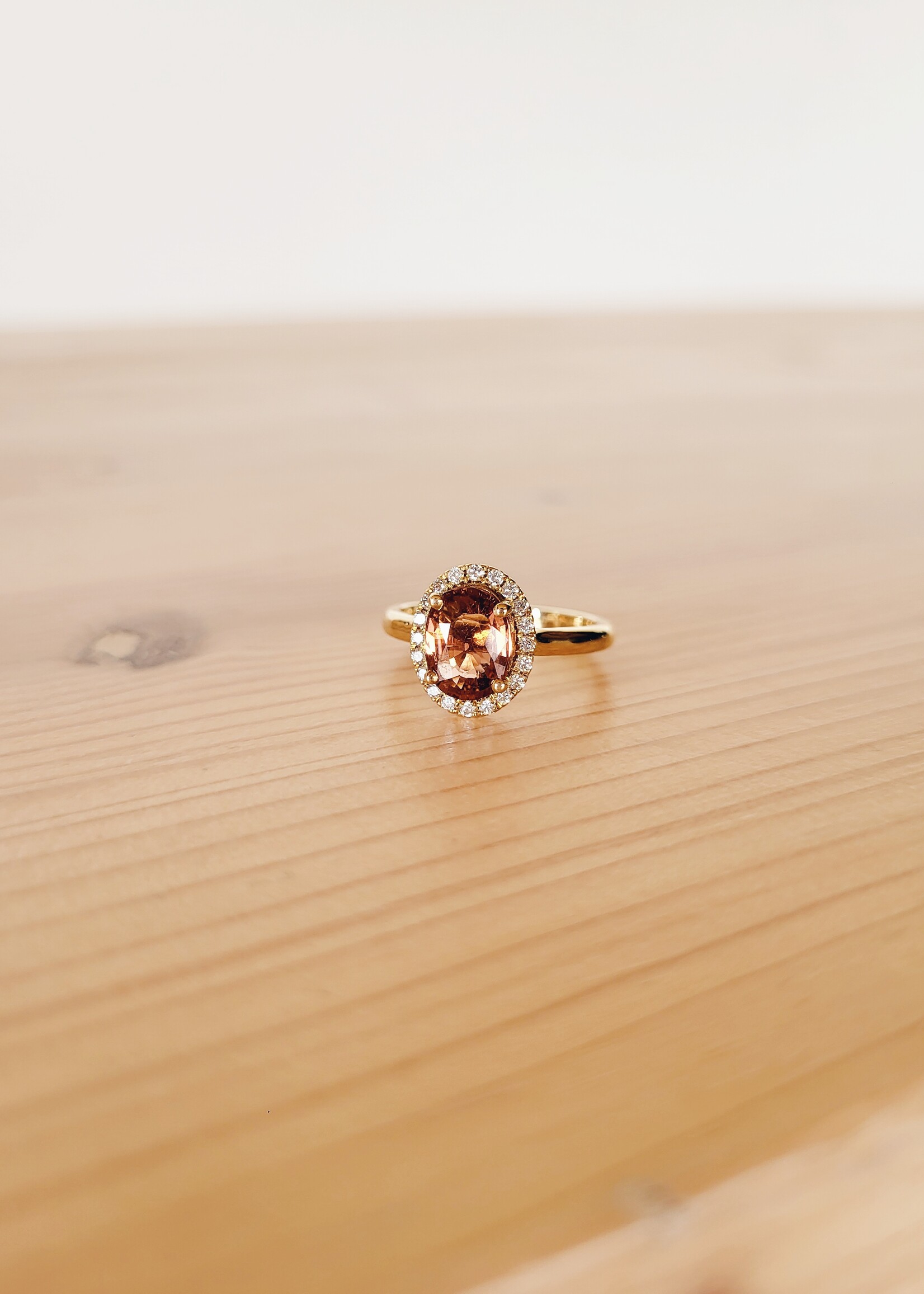 Halo ring met cognac toermalijn