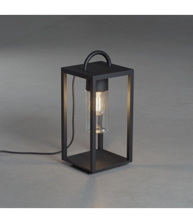 Stoere zwarte buitenlamp met snoer en helder glas ip44