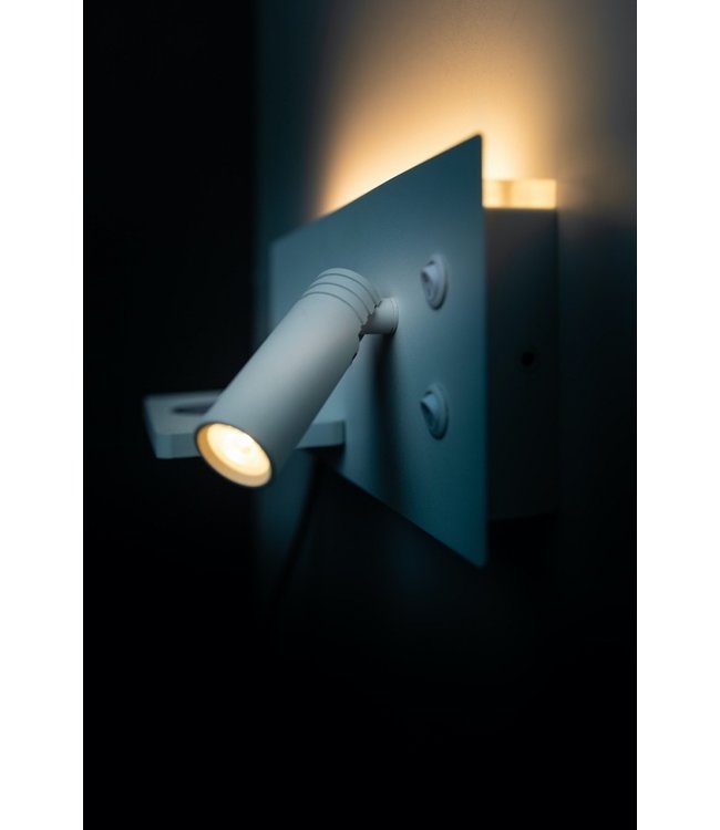 Bedlampje links met apart plankje, draadloos+ usb opladen wit