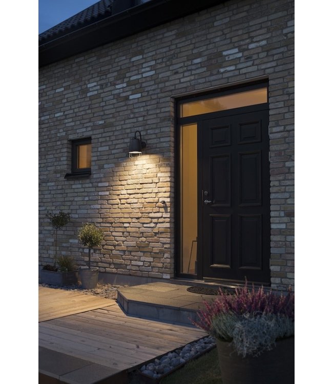 Stoere zwarte buiten wandlamp