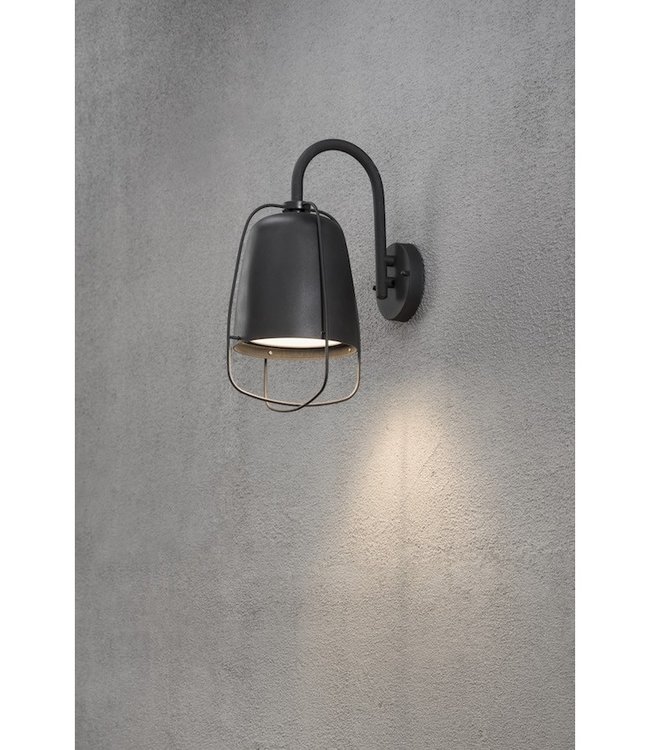 Stoere zwarte buiten wandlamp